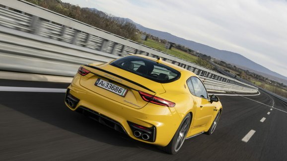 Nové Maserati GranTurismo v obří galerii: Italové milují pestré barvy, fešnému GT sluší žlutá i červená