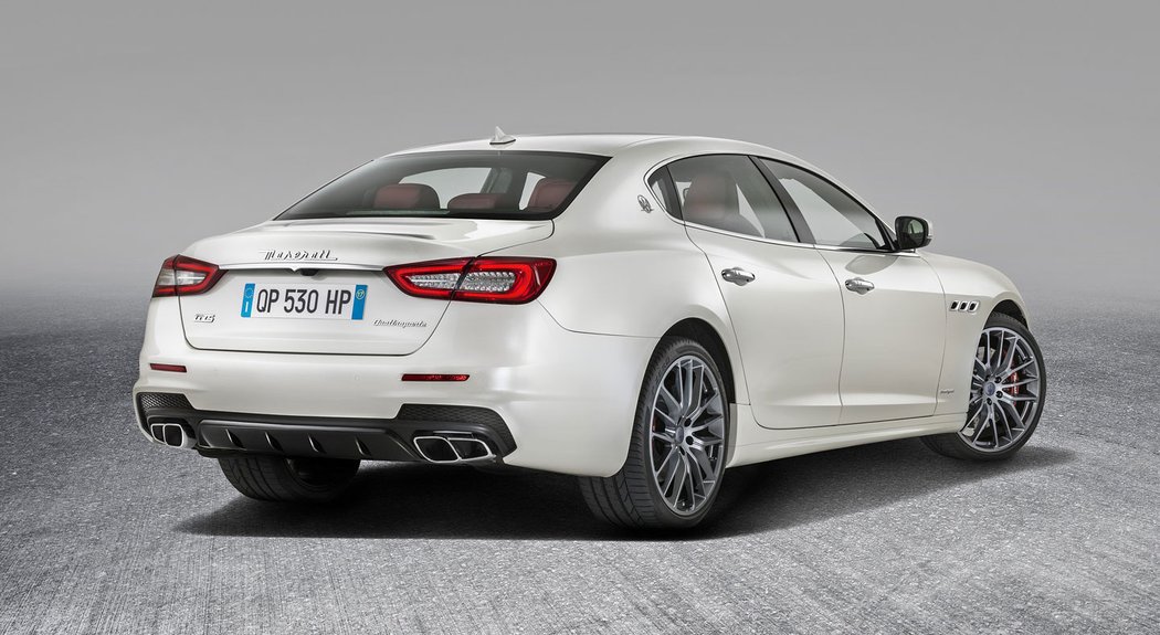 Maserati Quattroporte