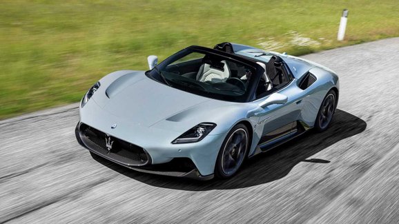 Maserati MC20 přijíždí oficiálně v otevřené verzi Cielo