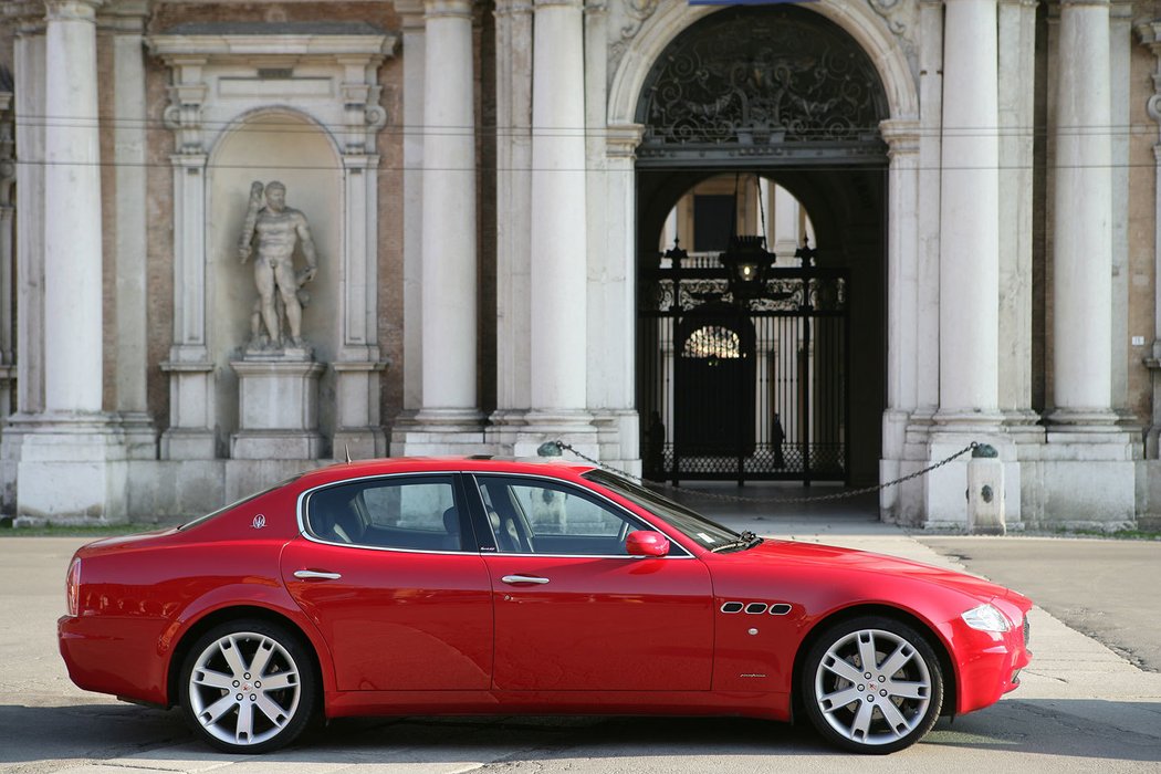 2006 Maserati Quattroporte