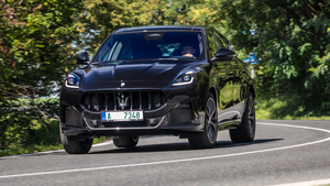 Video: Maserati Grecale Trofeo poprvé v Česku. Takové SUV se nám líbí!