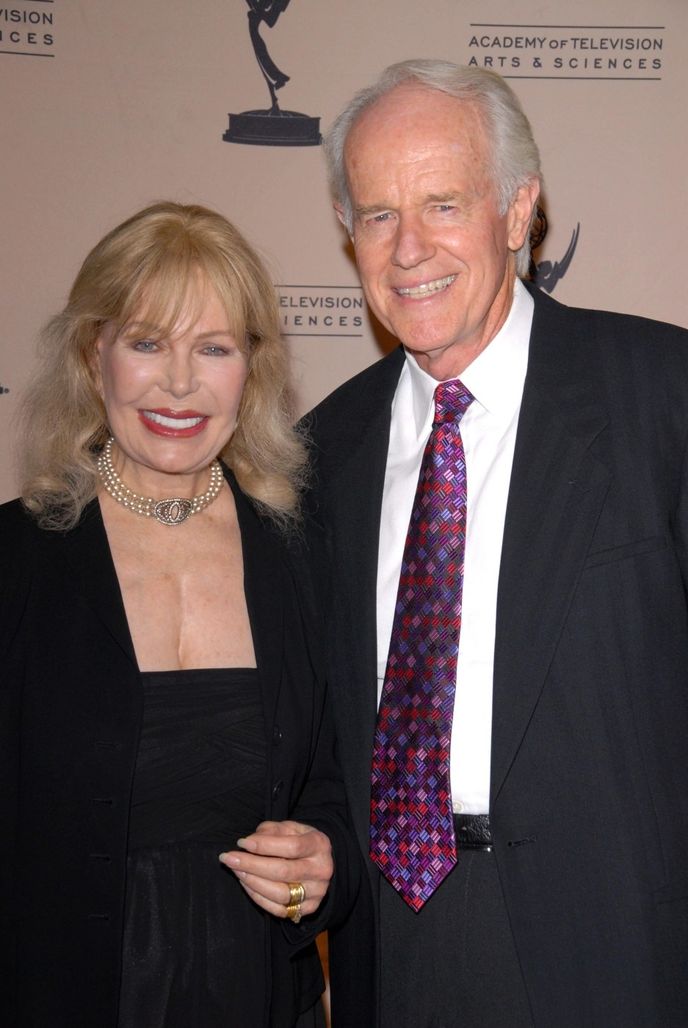 Loretta Switt a Mike Farrell na předávání filmových cen