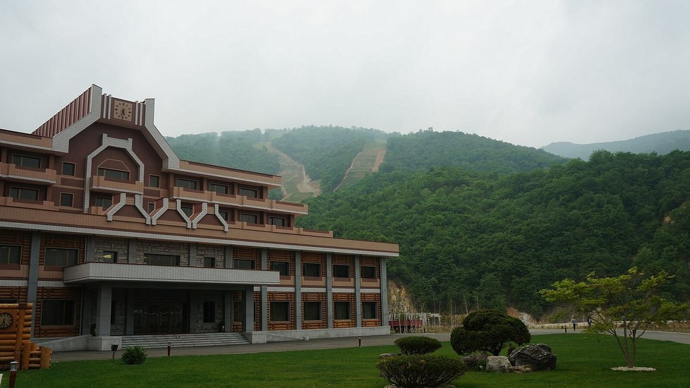 Horský resort Masikrjŏng v létě (2014).