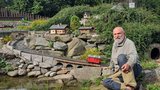 Železničář v důchodu: Kolem domku si natahal kolejiště a má 4 nádraží