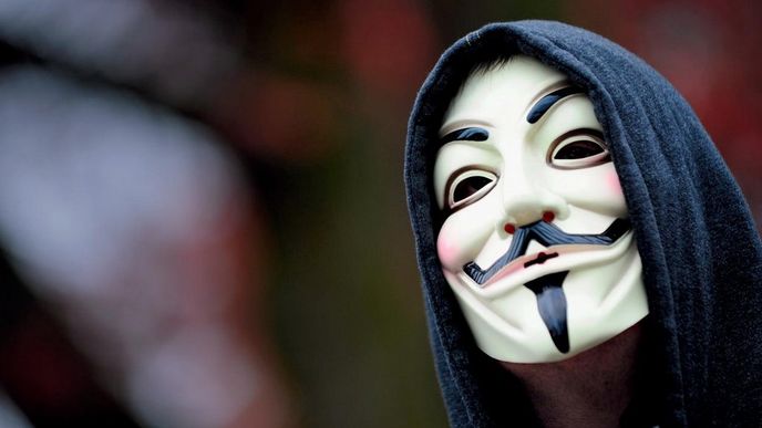 Maska Guye Fawkese se stala symbolem známého hnutí Anonymous