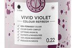 Maska na vlasy s barevnými pigmenty, Maria Nila, Colour Refresh, odstín Vivid Violet, 699 Kč (300 ml). Koupíte na www.bezvavlasy.cz.