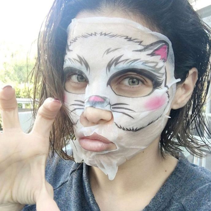 Herečka Jenna Dewan Tatum s maskou