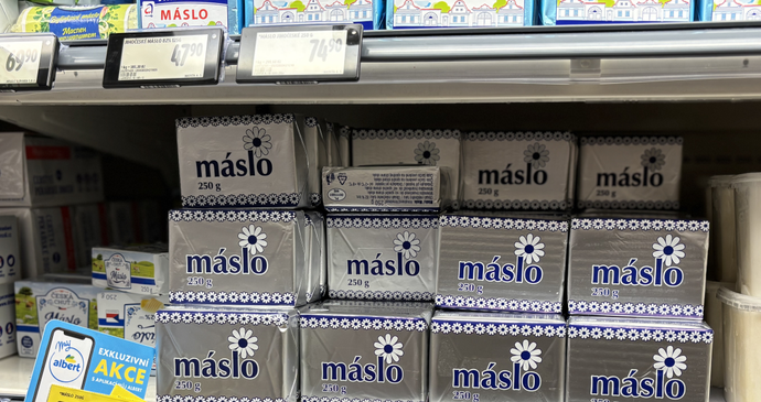 Letošní cena másla. Loni atakovala 100 korun.