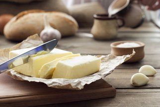 Jak poznat opravdové máslo? Záleží na názvu i množství mléčného tuku! 