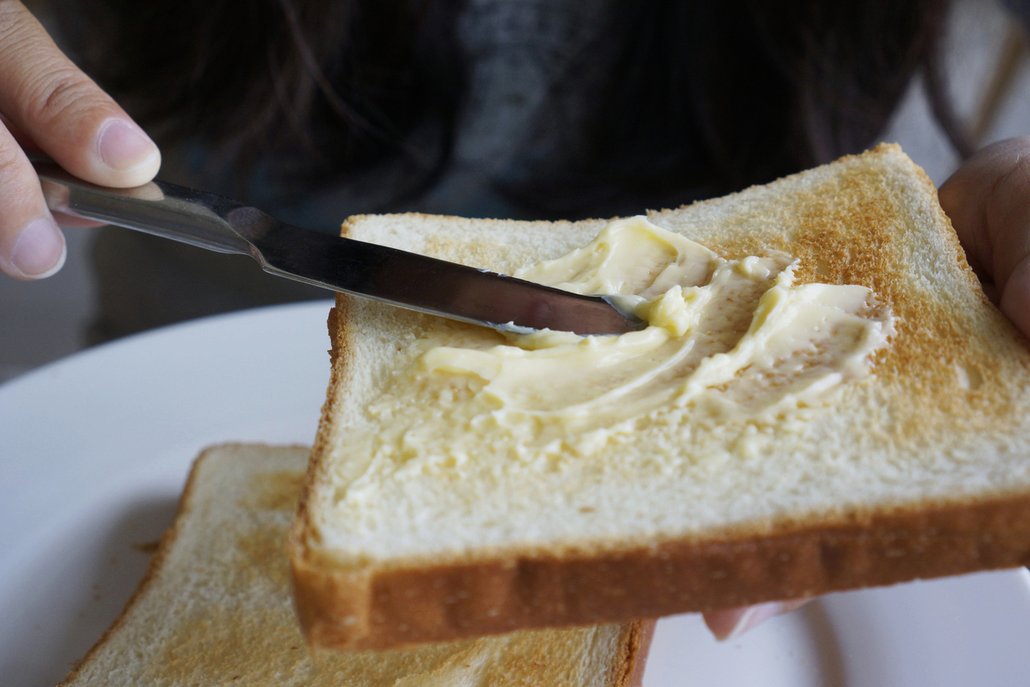 Máslo musí obsahovat minimálně 80 % a maximálně 90 % mléčného tuku.