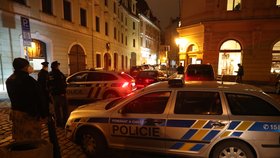 Zásah policistů v centru Prahy na křížení ulic Masná a Týnská.  (24. leden 2022)