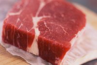 Obarvené vepřové maso vydávané za hovězí je i na Slovensku