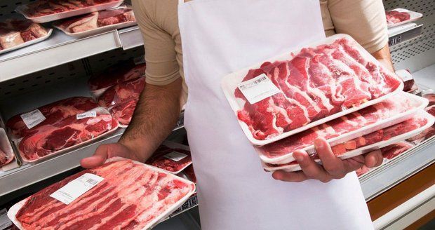 Strach z nákazy: Dovezené vepřové maso čekají nové kontroly. Kvůli prasečímu moru