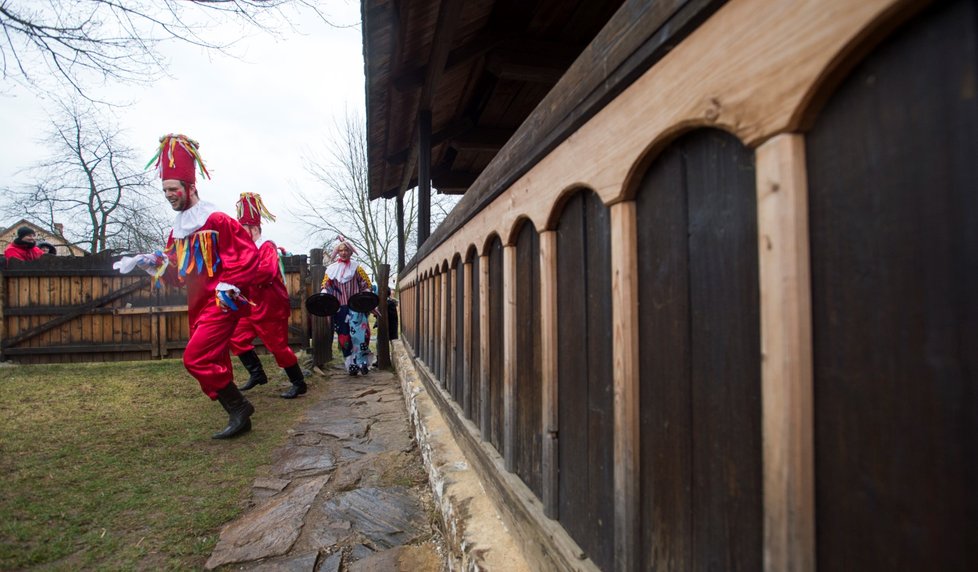 Masopustní veselici v kouřimském skanzenu nepřálo počasí (23. 2. 2020)