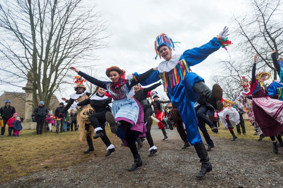 Masopustní veselici v kouřimském skanzenu nepřálo počasí (23. 2. 2020)