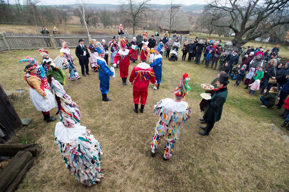 Masopustní veselici v kouřimském skanzenu nepřálo počasí (23. 2. 2020)