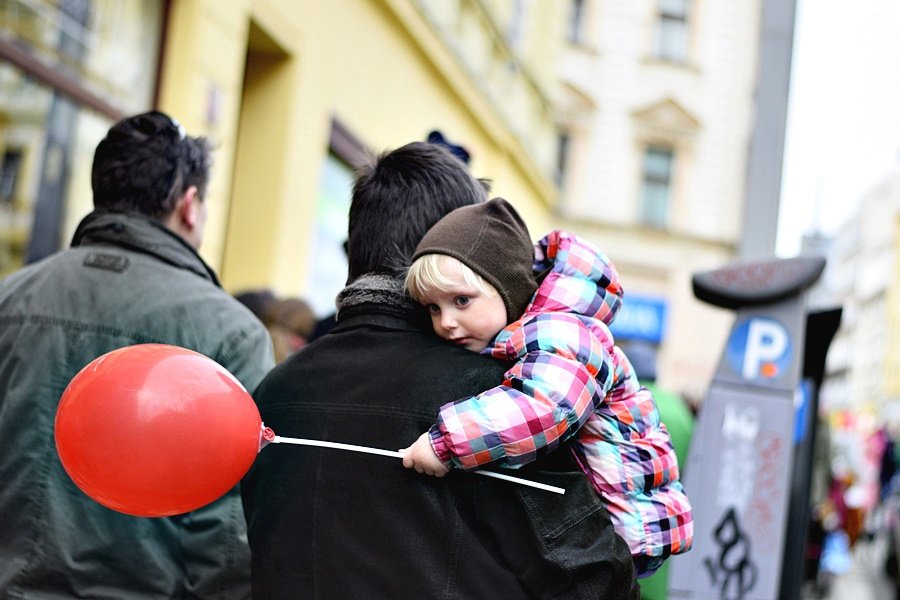 Masopustní průvod oživil ulice Prahy 7