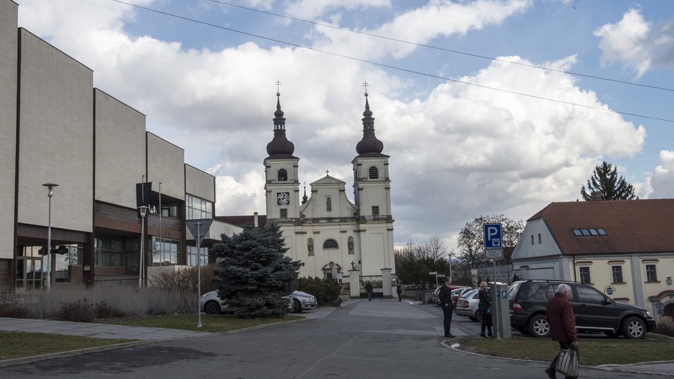 Zdeněk K. parkovací lístek s platností do 14:40 zakoupil zřejmě na Mariánském náměstí. Zdejší hospodu jen navštívil a odešel.