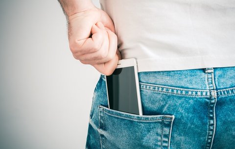 Statistiky o mobilu, které ti vyrazí dech. Kolikrát denně po něm sáhneš?