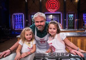 Soutěžícím v MasterChefovi přišli pomoct rodinní příslušníci.