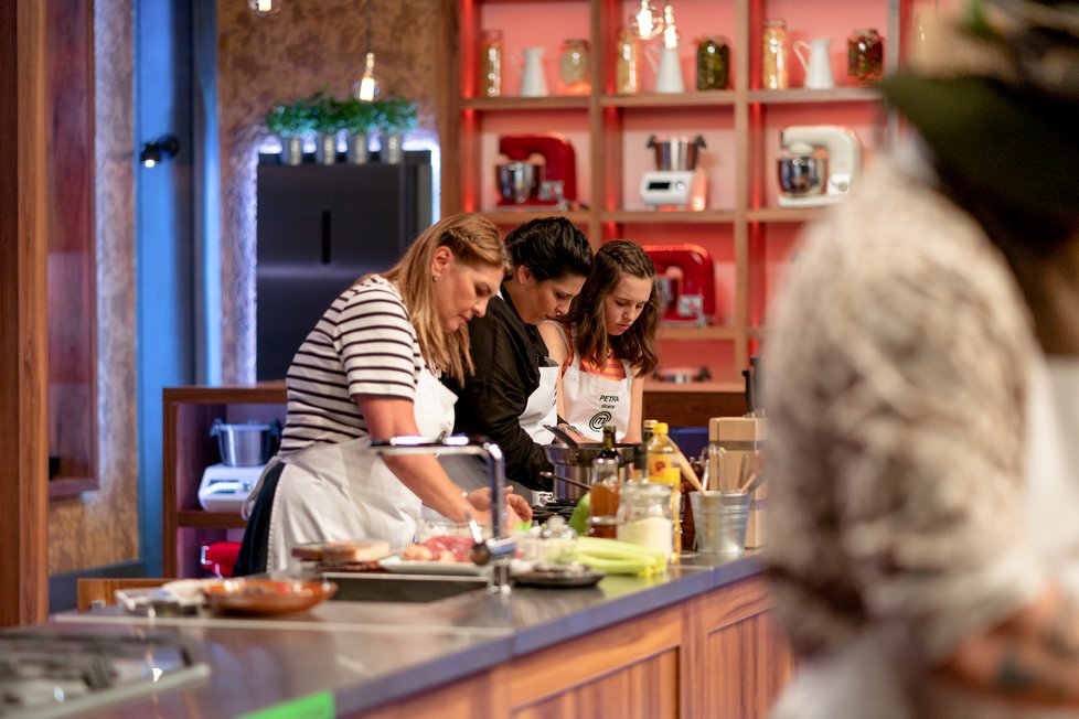 Do úterního dílu MasterChefa přijdou za soutěžícími vařit jejich děti, rodiče i partneři.