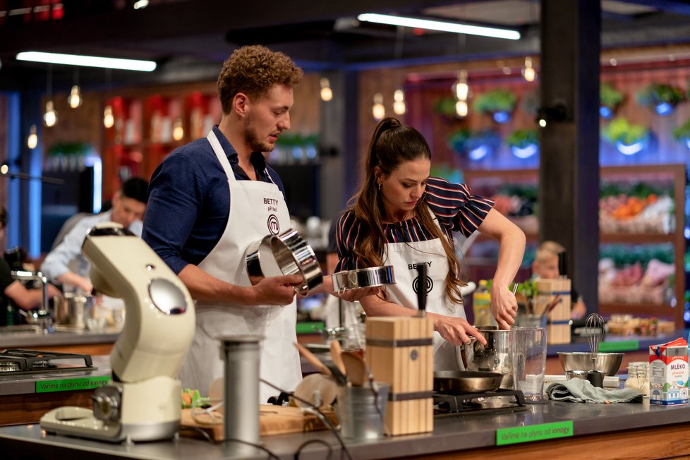 Do úterního dílu MasterChefa přijdou za soutěžícími vařit jejich děti, rodiče i partneři.