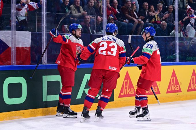 ONLINE: Česko - Švédsko 1:0. To je návrat do sestavy! Blümel tečoval střelu Hronka ONLINE: Česko - Švédsko 1:0. To je návrat do sestavy! Blümel tečoval střelu Hronka
