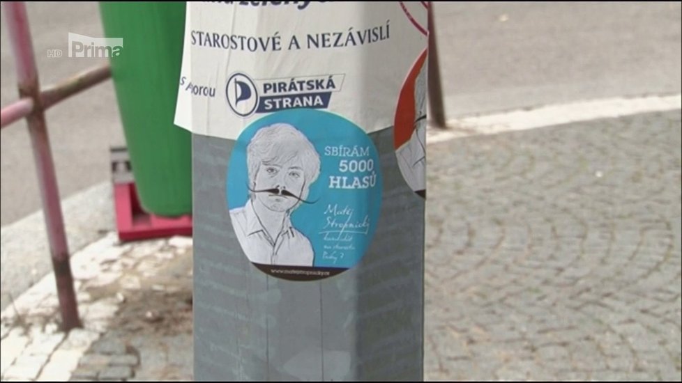 Černý výlep plakátů v kampani Matěje Stropnického na starostu Prahy 3