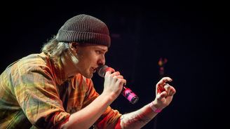 Turek a Konečná v europarlamentu mají být jen debilní Kazmovy vtípky, přeje si nový mistr ČR ve slamu Turek a Konečná v europarlamentu mají být jen debilní Kazmovy vtípky, přeje si nový mistr ČR ve slamu