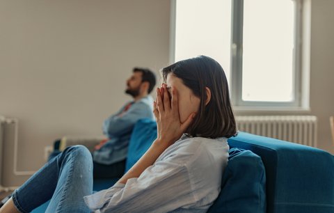 Vanda (32): Nechci děti. Přítel mě nutí, rodina odsuzuje. Jsem sobecká?