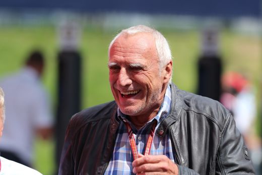 Dietrich Mateschitz je zakladatelem značky Red Bull Dietrich Mateschitz je zakladatelem značky Red Bull
