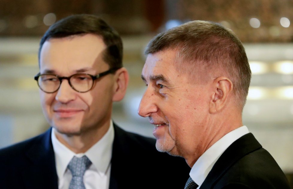 Český premiér Andrej Babiš a polský premiér Mateusz Morawiecki během summitu zemí Visegrádské skupiny (V4) a Rakouska v Národním muzeu v Praze (16. 1. 2020)