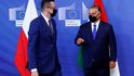 Polský premiér Mateusz Morawiecki (vlevo) a maďarský předseda vlády Viktor Orbán. Oběma státům nyní hrozí, že přijdou o miliardy eur z evropských fondů, neboť podle EU v nich nevládne právo.