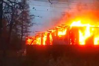 Při požáru domu v Rusku zahynula babička (†88) a pět dětí. Příčinou mohla být vadná elektroinstalace