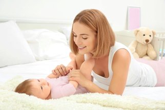 Cvičení s miminky: Jak často ho provádět a proč jim tak pomáhá? 
