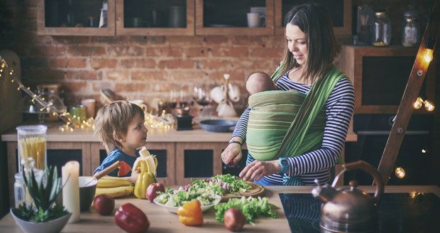 Cena práce v domácnosti? Přes 50 000 korun měsíčně! Realita? 10 korun za hodinu