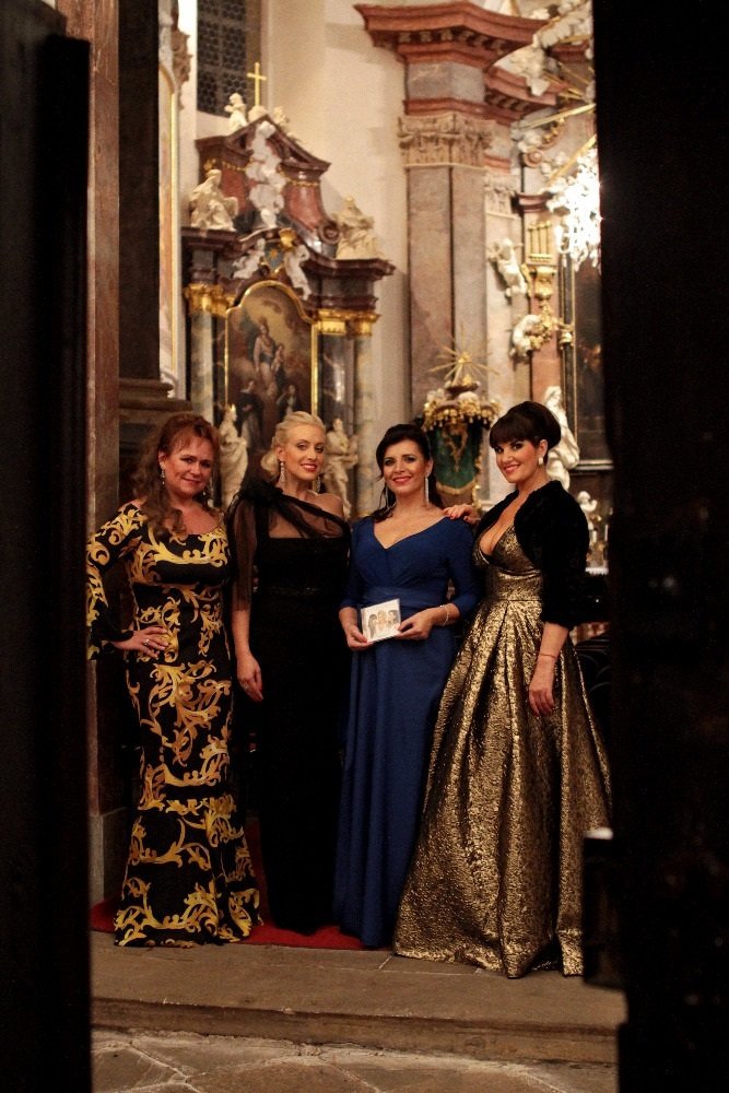 Opera Divas. Tereza Mátlová, Andrea Kalivodová a Pavlína Senić společně s klavíristkou Ladislavou Vondráčkovou křtí svoje první CD