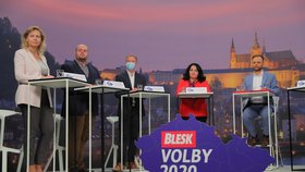 Debata Blesku o penzích a sociálních službách (29. 9. 2020): Zleva Michaela Matoušková (STAN), Filip Zachariáš (KSČM), Vítězslav Schrek (ODS), Jaroslava Němcová (ANO) a moderátor Jakub Veinlich