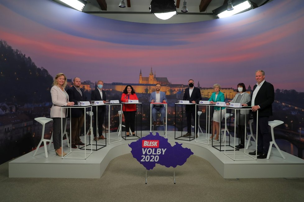 Debata Blesku o penzích a sociálních službách (29. 9. 2020): Zleva Michaela Matoušková (STAN), Filip Zachariáš (KSČM), Vítězslav Schrek (ODS), Jaroslava Němcová (ANO), moderátor Jakub Veinlich, Rudolf Špoták (Piráti), Michaela Blahová (KDU-ČSL), Hana Hlaváčková (TOP 09), Robin Povšík (ČSSD)