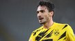 Dvougólový střelec Mats Hummels během zápasu Borussie Dortmund s Bielefeldem