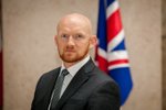 Matt Field převzal britskou ambasádu v Praze.