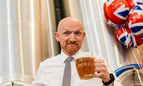 Britský velvyslanec Matt Field.