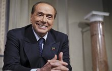 Berlusconi je po operaci: Stihne volby?