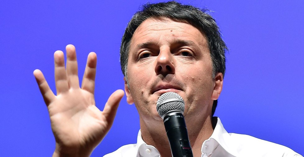 Bývalý premiér Itálie Matteo Renzi promluvil před volbami v Turínu