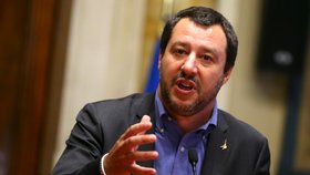 Do případu se vložil i italský premiér Salvini.