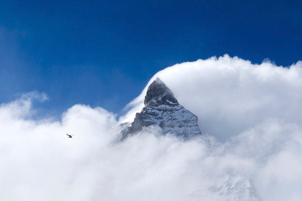 Do Alp už dorazila letošní první pořádná sněhová nadílka – od nadmořské výšky 2000 m tam leží až půl metru nejčastěji prachového sněhu. (ilustrační foto)