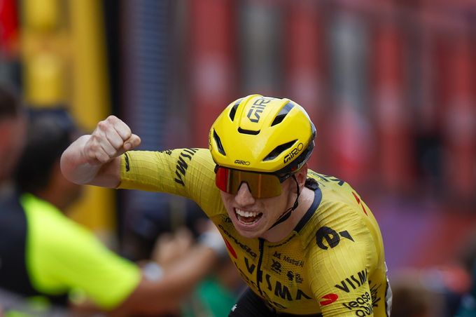 Hromadný dojezd na Vueltě ovládl Brennan. Brit (21) vyhrál už třetí etapu Hromadný dojezd na Vueltě ovládl Brennan. Brit (21) vyhrál už třetí etapu