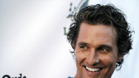 Matthew McConaughey: Můj syn si užívá, když na mě čůrá!