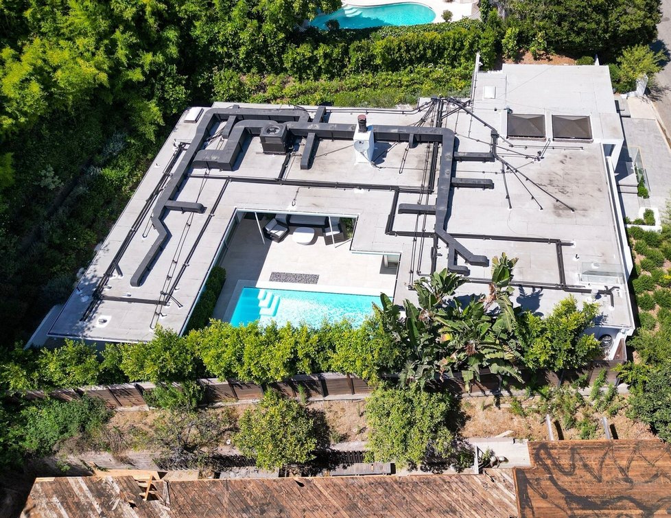 Luxusní dům v Západním Hollywoodu si Matthew Perry koupil letos v květnu.