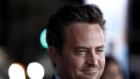 Kolegové ze seriálu Přátelé jsou úspěšnější než Matthew Perry